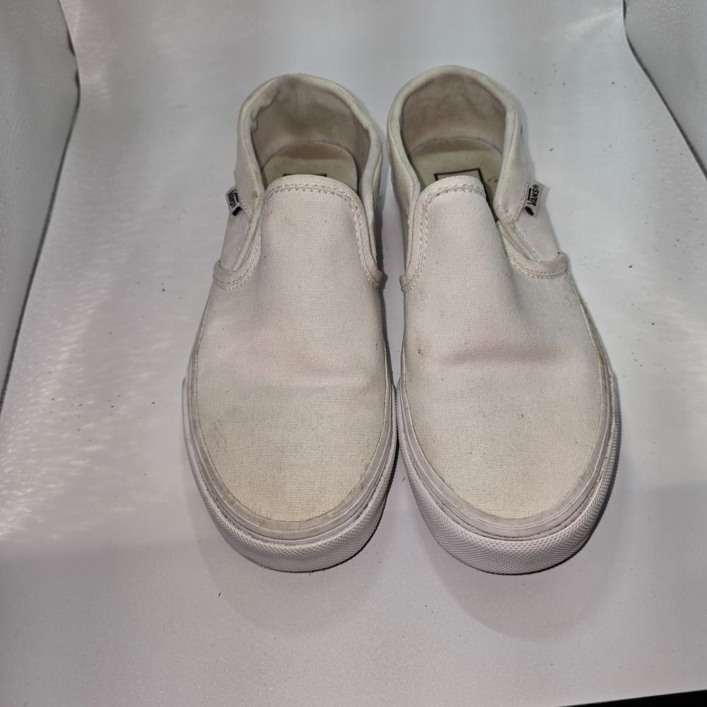 Vans Classic White size 7w Slip on sneakers